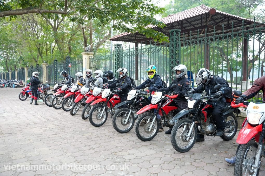 hanoi offroad motorbike tours to mai chau 13 - HANOI MOTORBIKE TOUR TO BAT TRANG, DONG HO AND THO HA HANDICRAFT VILLAGES