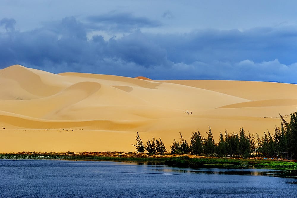 white sand dune Phan Thiet - SAI GON MOTORCYCLE TOUR TO VUNG TAU - PHAN THIET - MUI NE