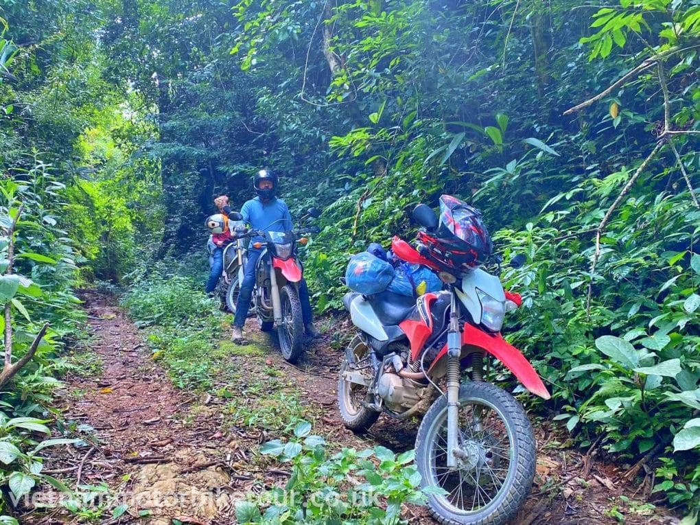 Vietnam Offroad Motorbike Tour Via Pu Luong Sapa Ha Giang Ba Be 4 1024x768 - VIETNAM MOTORBIKE TOUR TO CAO BANG, BAC KAN, LANG SON