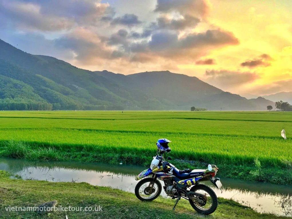 vietnam motorbike tour mai chau pu luong 2 - HOI AN MOTORBIKE TOUR TO HANOI VIA HUE, DMZ, MAI CHAU