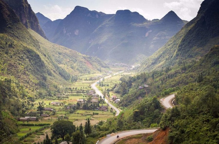 ha giang valley road 1024x675 - FULL VIETNAM NORTH-WEST MOTORBIKE TOUR TO HA GIANG AND CAO BANG